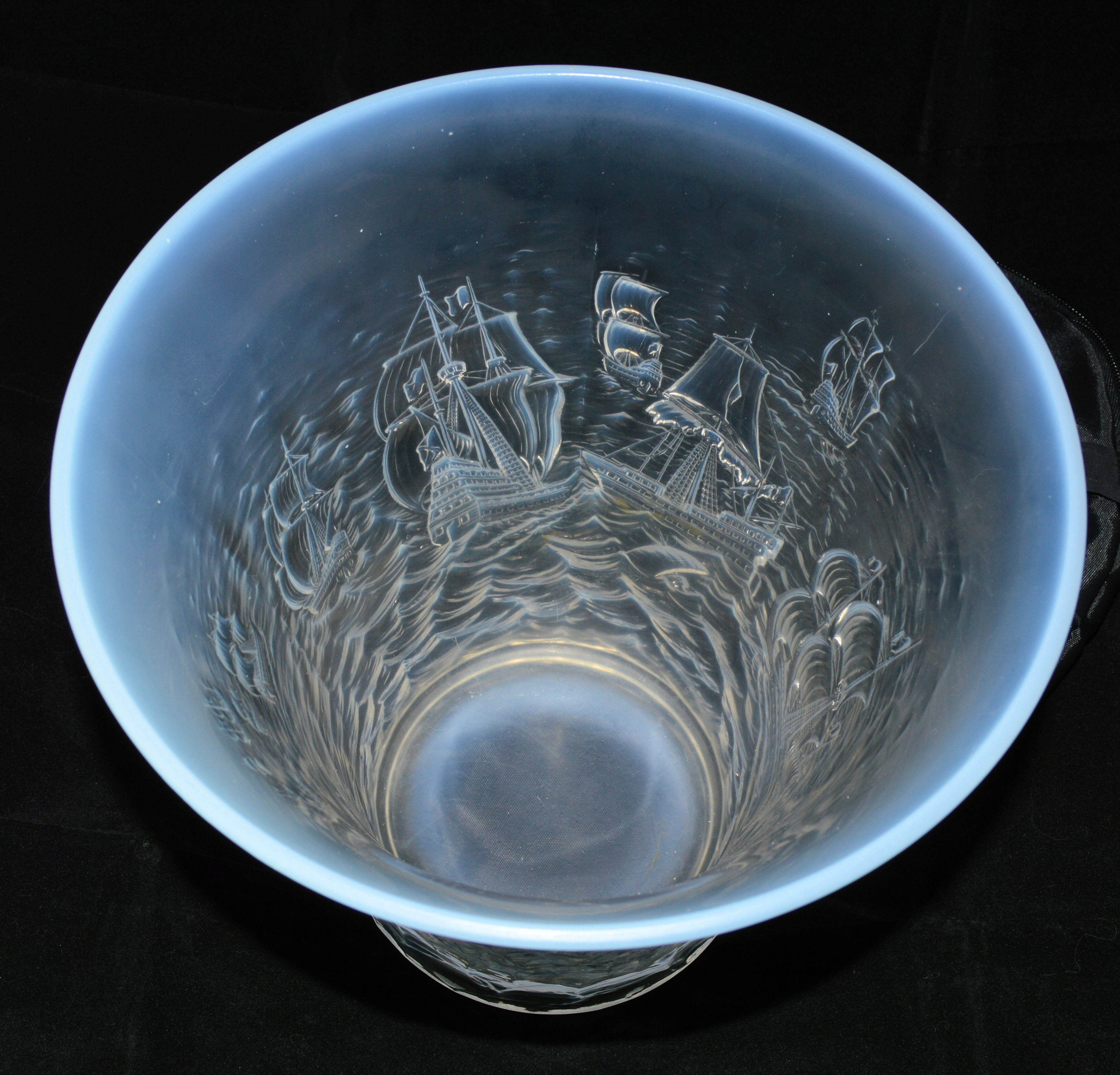 Barolac glass vase in opalescent glass