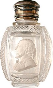 Apsley Pellatt glass scent bottle